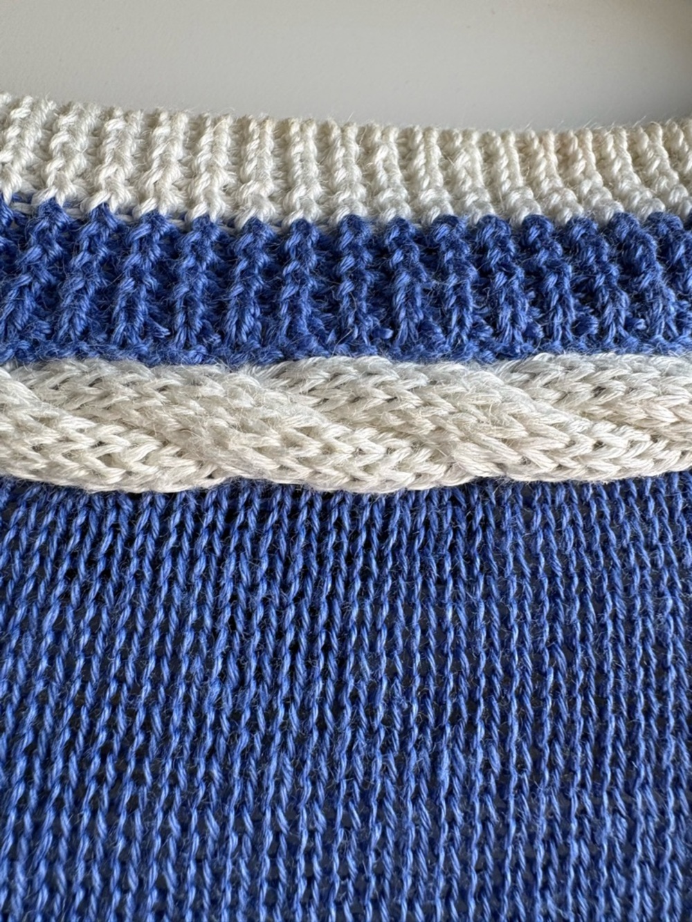 Talbots Light Blue Linen’s V-Neck Sweater with White Trim - Picture 7 of 13